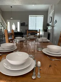 Sunrose Cottage - Fresh & Clean - King Suite + free Wifi - Pet Friendly - Image 5