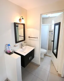 Coral House, beachfront with ocean view - Image 3