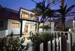 Coral House, beachfront with ocean view - Image 2