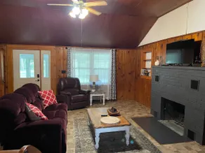 Lake Harvey Vacation Rentals - The Lake House - Image 3