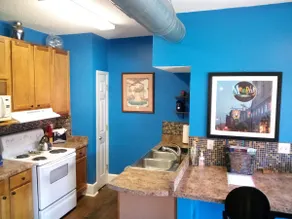 Fabulous DOWNTOWN LOCATION! Walk Score 99 - Image 5
