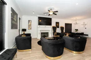 Gold Luxury Palace Near Downtown & LSU - Image 4