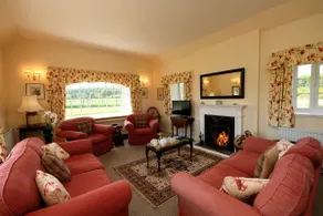 Bruntlands Steading - 5 Bedrooms with Open Fire - Image 4