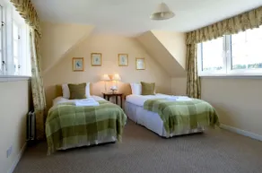 Bruntlands Steading - 5 Bedrooms with Open Fire - Image 3