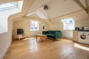 Lovely 1-bed Loft in Newport - Image 5