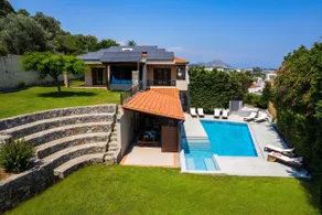 3 Roses Residence - Image 5