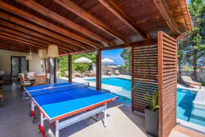 3 Roses Residence - Image 4