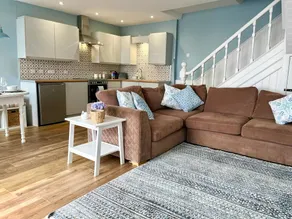 Our cosy coastal cottage - Image 4