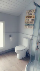 Our cosy coastal cottage - Image 5