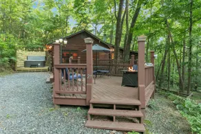 *NEW*Hot Tub* King Bed* 8 Min. to Blue Ridge*WIFI - Image 2
