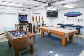 Pool & Hot Tub Home w Game Room! 1 Mile to Beach! - Image 4