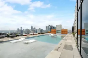 Rainey St Lux Condo: Rooftop Pool & Lake Views - Image 4