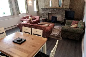 The Stables - Spacious cottage with stunning views - Image 3