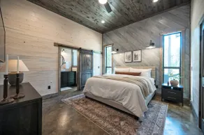 Private & Peaceful Cabin in woods w/ hot tub - Image 5
