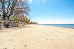Cozy Little Cottage on Long Beach - Image 4