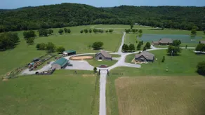 4 Bd House on lake, fishing, relaxing farm stay - Image 2
