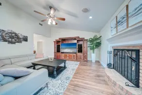 Waterfront oasis! - Image 4