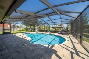 Waterfront oasis! - Image 5