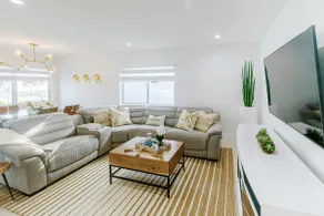 Encanto Family, cozy patio & pool, near to everything - Image 5