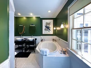 The Century Suite - Upscale Comfort - Image 5