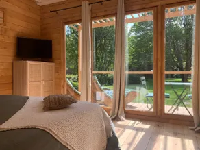Cozy cottage in a park with pool - Image 3