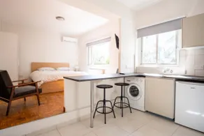 Secluded Studio flat with own entrance & parking. - Image 4