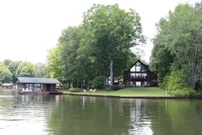 Rustic Log Cabin with amazing view of Lake Gaston! - Image 3