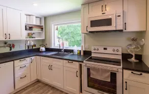 Private 2 Bedroom Ranch in Frenchtown - Image 5