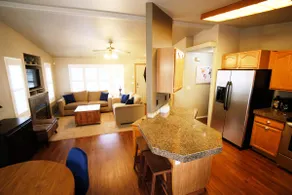 Cozy 3-bedroom home w/fireplace and outdoor patio - Image 2