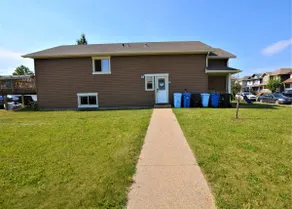 SPACIOUS 2 BEDROOM SUITE WITH PARKING - Image 4
