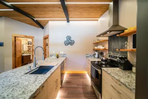 Enjoy Tall Cedar! 2 bdrm. 1 bath - Image 3