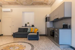 Elegant apartment with frescoed ceiling - Image 2