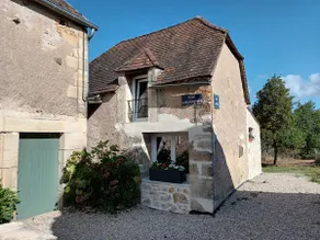 Charming air-conditioned house with terrace and pool - Image 5