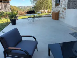 Charming air-conditioned house with terrace and pool - Image 4