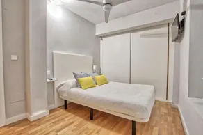 Luxurious apartment in the center, free private parking - Image 4