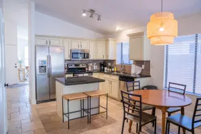 Perfectly Located Home w/ Pool, Near JW Marriot - Image 3