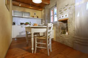 Lovely place with views of the hills and castle - Image 4
