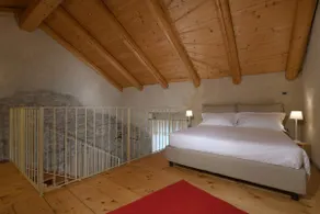 Lovely place with views of the hills and castle - Image 2