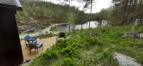 Cozy cabin by the fishing lake - Image 4