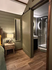 The Cabin Near Stansted Airport - Image 4