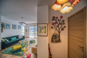 Beautiful contemporary apartment with parking - Image 5