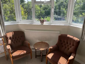 Private 1-bedroom apartment in Raynes Park - Image 2