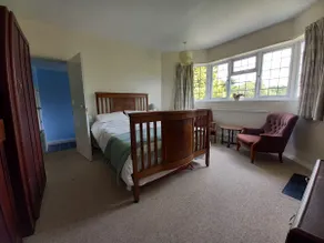 Private 1-bedroom apartment in Raynes Park - Image 4