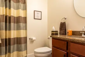 Spacious Downtown Owosso Loft - Image 3