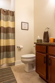 Spacious Downtown Owosso Loft - Image 4