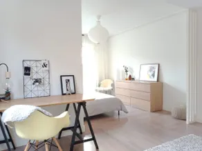 Apartment with a suite, yoga/work area. - Image 3