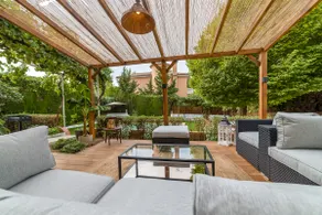 Chalet with pool in idyllic setting - Image 3
