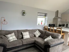 Drift lodge is a renovated cosy cabin with hot tub - Image 4