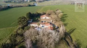 1-bedroom cottage with hot tub - Image 3
