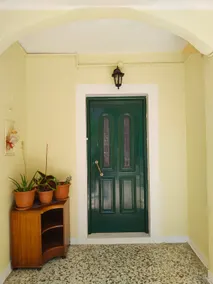 ''Sklove Summer House'' in Centre of Lefkas - Image 2